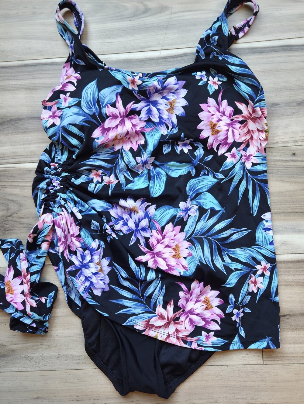 Croft & Barrow Floral Tankini Swimsuit Top Size 10 Tropical Blue Pink Black